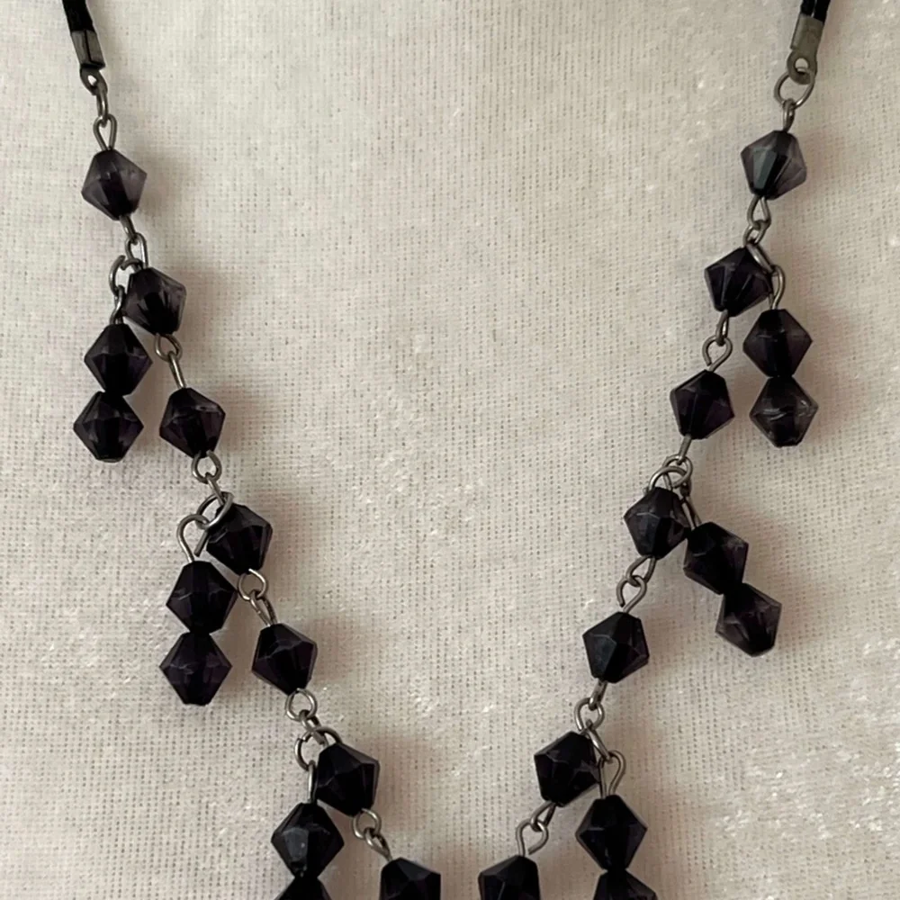 VINTAGE: Black Beaded Chain Necklace - Adjustable Length - Picture 4 of 7